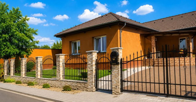 Eladó családi ház, Albertirsán 105 M Ft, 5 szobás