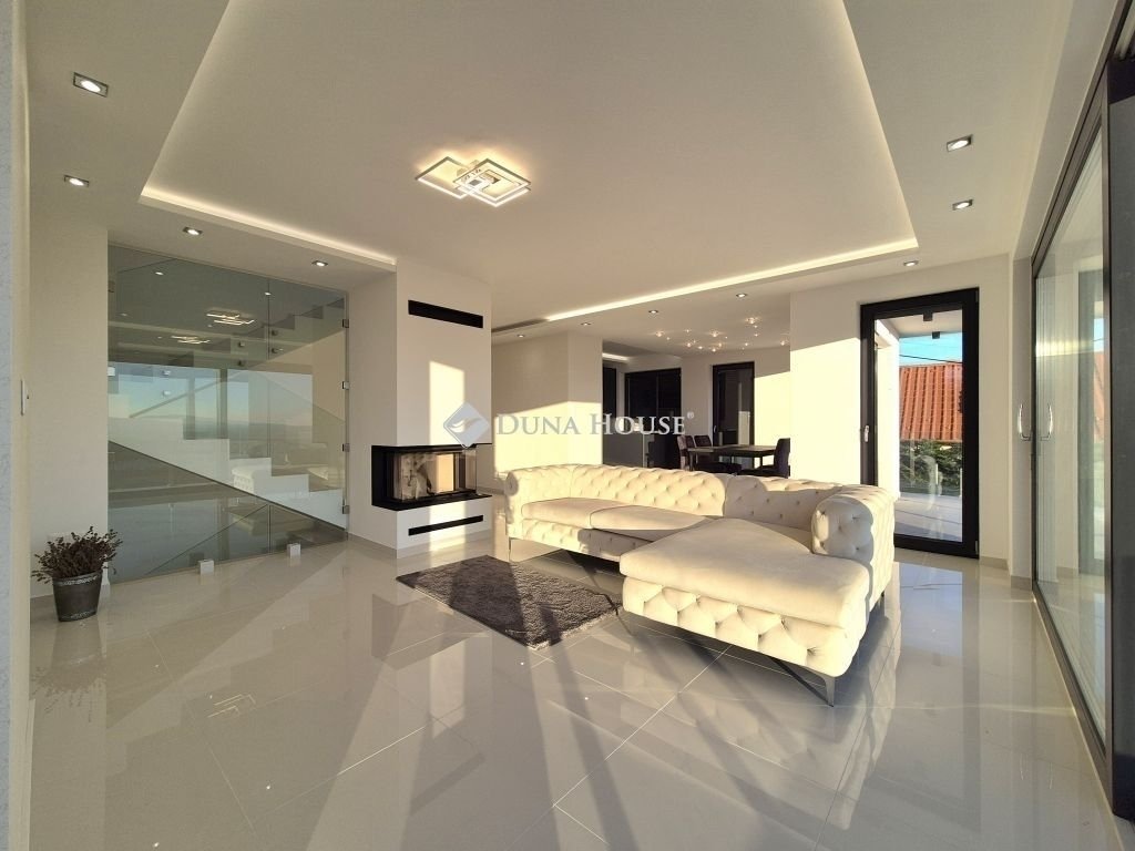 5 bed · 162m² · 290.000.000 ft