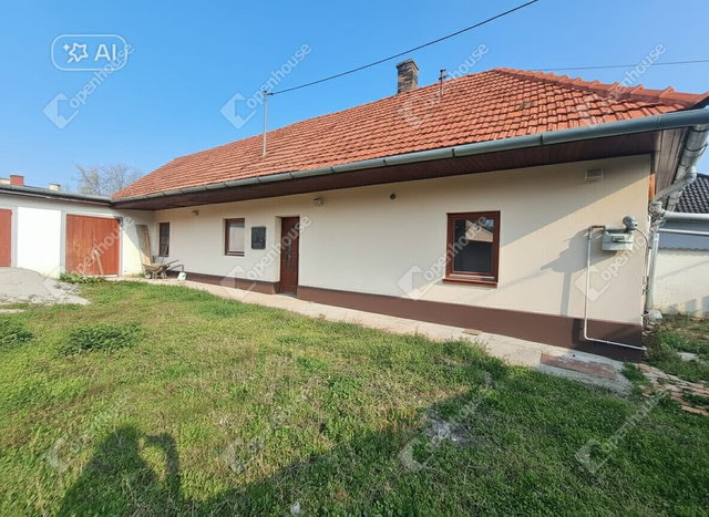 Eladó családi ház, Győrött 48 M Ft, 3 szobás