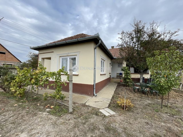 Eladó családi ház, Mélykúton 15.9 M Ft, 2 szobás