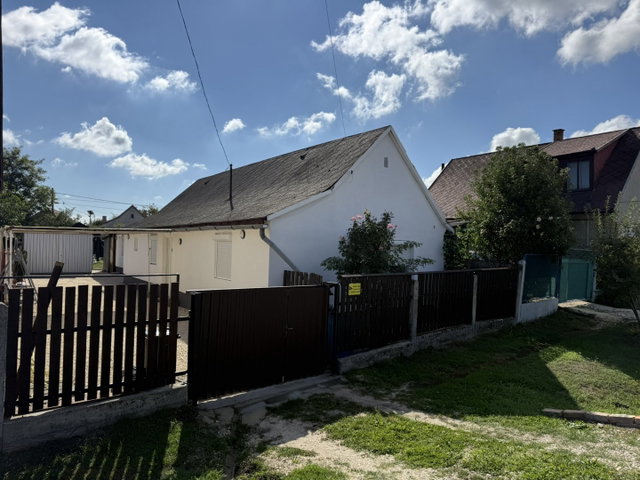 Eladó családi ház, Bicskén 46.9 M Ft, 1+1 szobás