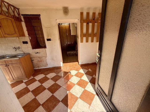 Eladó családi ház, Móron 11.4 M Ft, 1 szobás