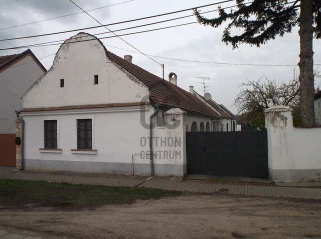 Eladó családi ház, Adásztevelen 70 M Ft, 7 szobás