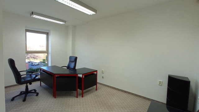 Kiadó iroda, Siófokon 140 E Ft / hó, 2 szobás