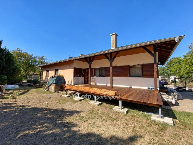 Eladó családi ház, Pusztaszabolcson 82 M Ft, 3+1 szobás