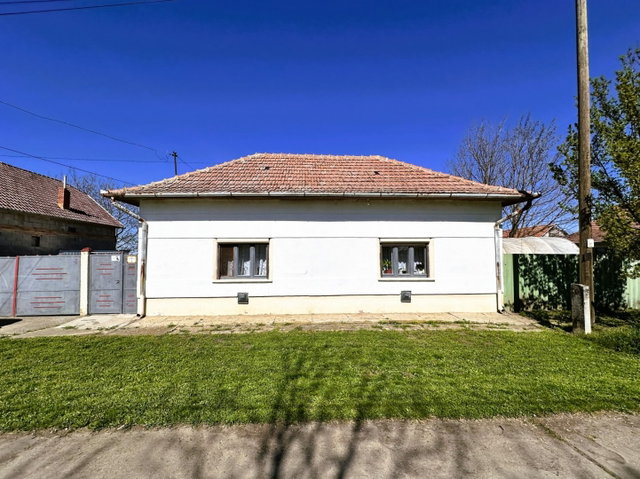 Eladó családi ház, Nagybánhegyesen 10.5 M Ft, 3 szobás