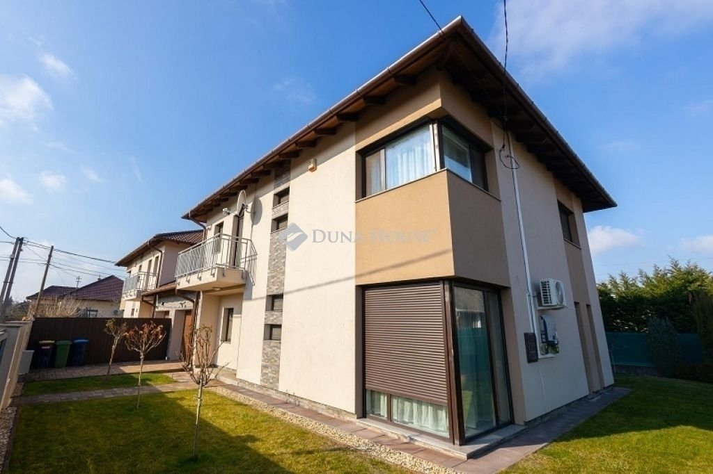 4 bed · 130m² · 174.900.000 ft