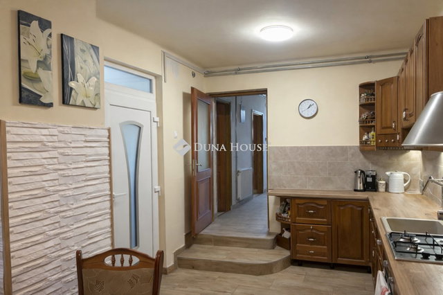 Eladó családi ház, Cserkeszőlőn 59.9 M Ft, 4 szobás