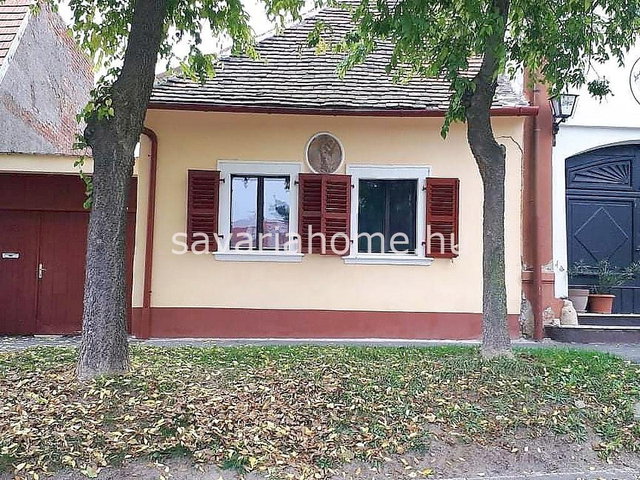 Eladó családi ház, Kőszegen 57.99 M Ft, 5 szobás