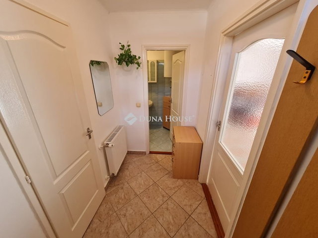 Kiadó téglalakás, albérlet, Balatonfűzfőn 160 E Ft / hó