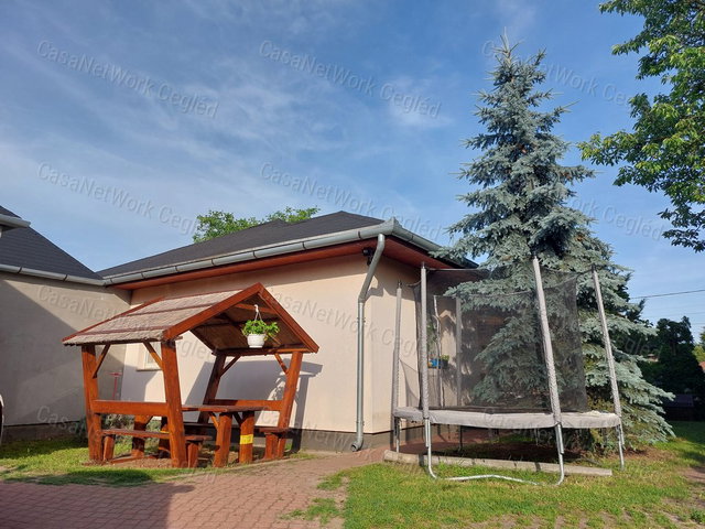 Eladó ikerház, Felsőpakonyban 86 M Ft, 3 szobás