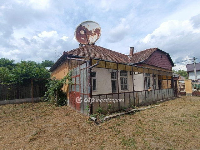 Eladó családi ház, Kisvárdán 50 M Ft, 5 szobás