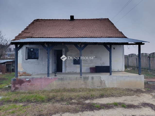Eladó családi ház, Isaszegen 35 M Ft, 3 szobás
