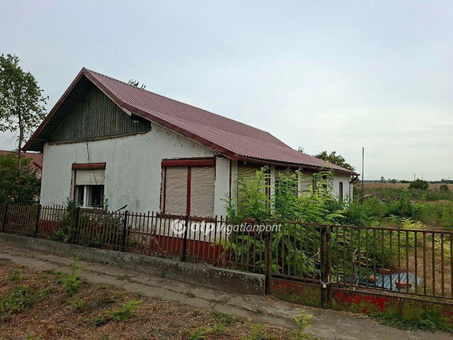 Eladó családi ház, Nádudvaron 5.8 M Ft, 2 szobás