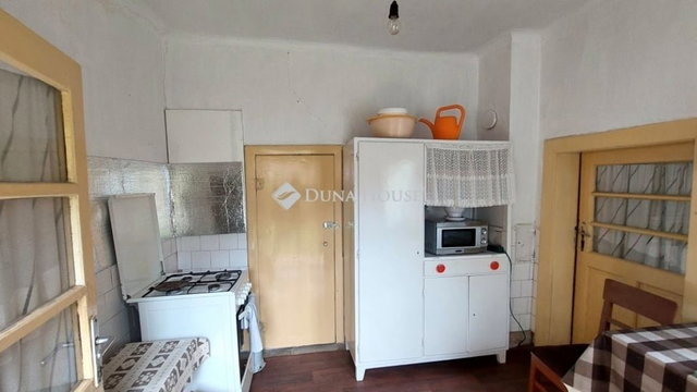 Eladó családi ház, Debrecenben 38 M Ft, 1 szobás