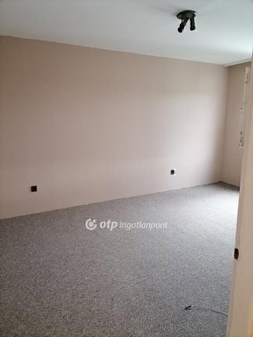 Eladó panellakás, Miskolcon 23.5 M Ft, 1+1 szobás