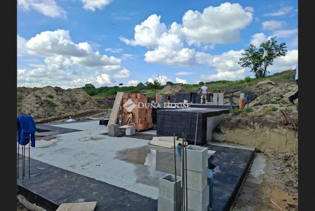 Eladó ikerház, Fóton 179 M Ft, 4 szobás / költözzbe.hu
