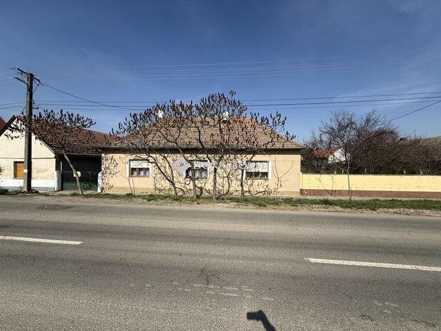 Eladó családi ház, Villányban 31.9 M Ft, 5 szobás
