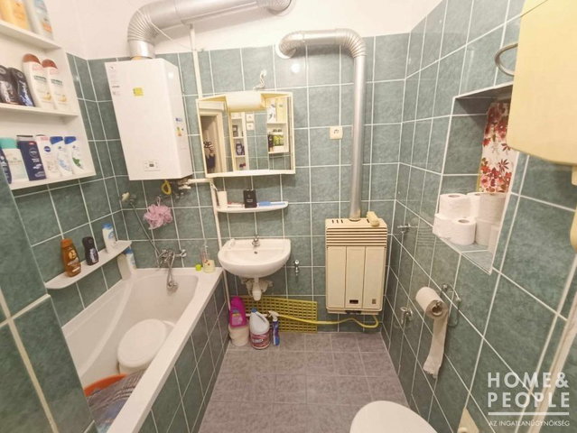 Eladó családi ház, Szegeden 94.99 M Ft, 3 szobás