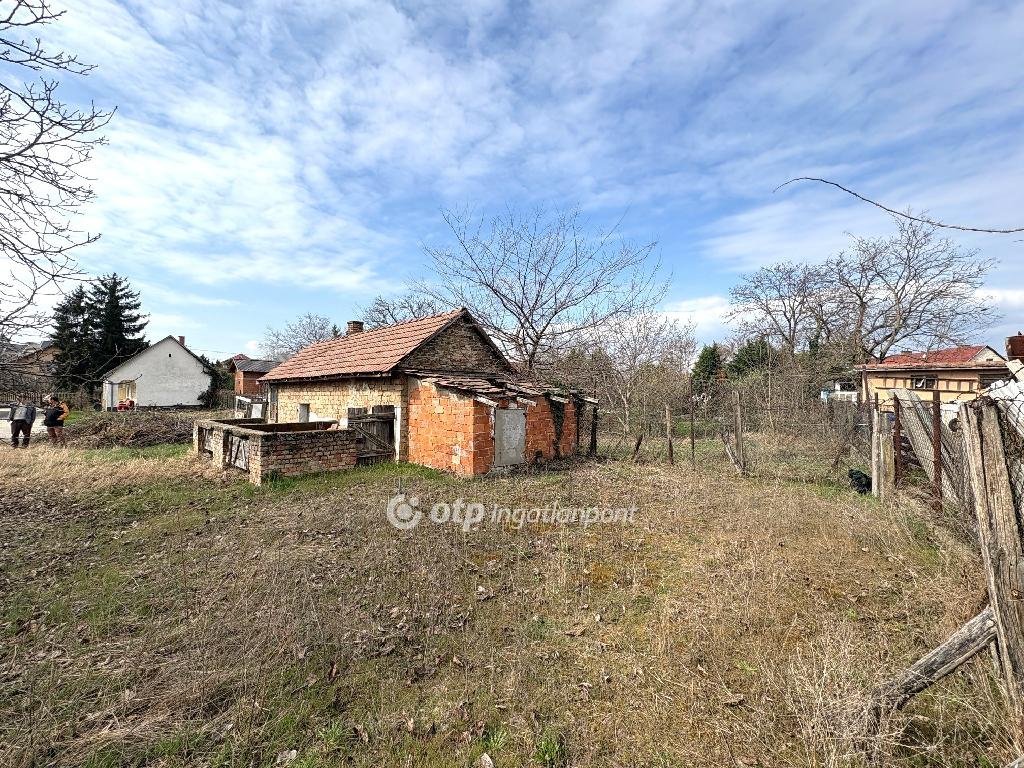1074m² · 63.900.000 ft