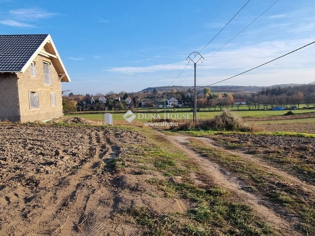 Eladó telek, Pázmándon 25 M Ft / költözzbe.hu