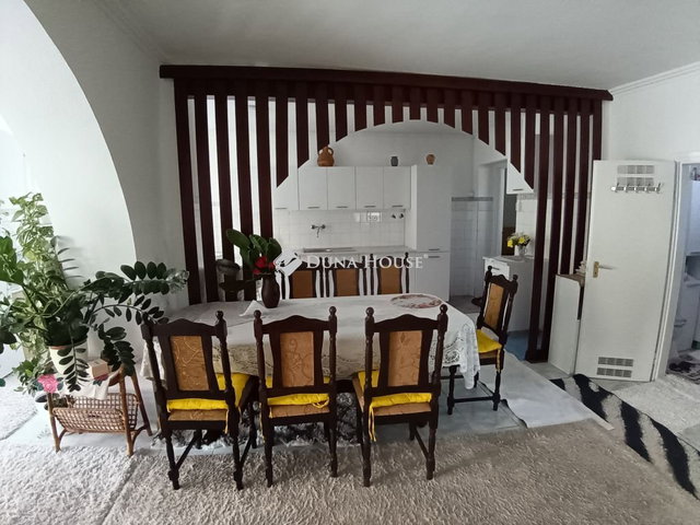 Eladó családi ház, Cegléden 81.9 M Ft, 3 szobás