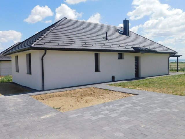 Eladó családi ház, Cserszegtomajon 121.9 M Ft, 3+1 szobás