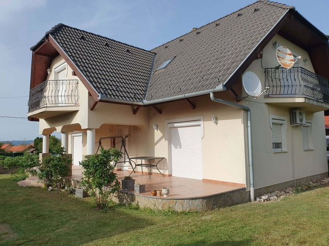 Eladó családi ház, Balatonberényben 149.9 M Ft, 4 szobás