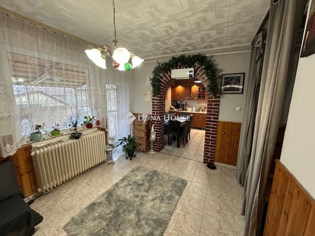 Eladó családi ház, Sárbogárdon 54.9 M Ft, 6 szobás
