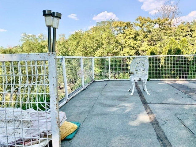 Eladó családi ház, Pécelen 65 M Ft, 4 szobás