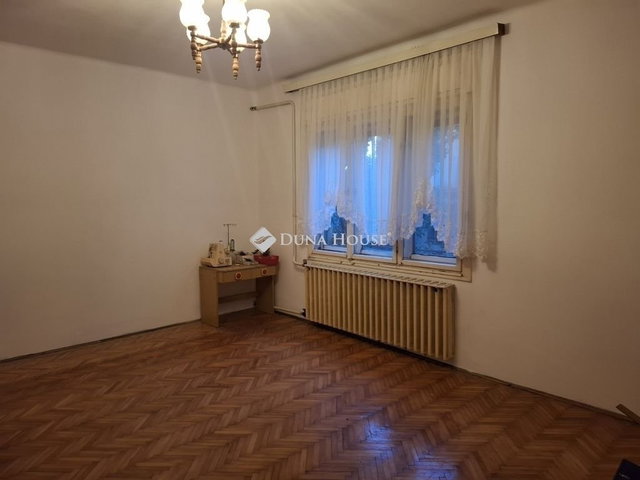Eladó családi ház, Szegeden 165.9 M Ft, 3 szobás