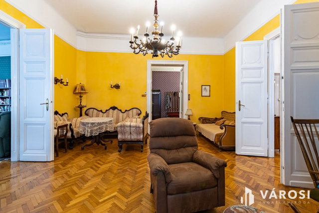 Eladó téglalakás, Budapesten, V. kerületben 229.9 M Ft, 3 szobás