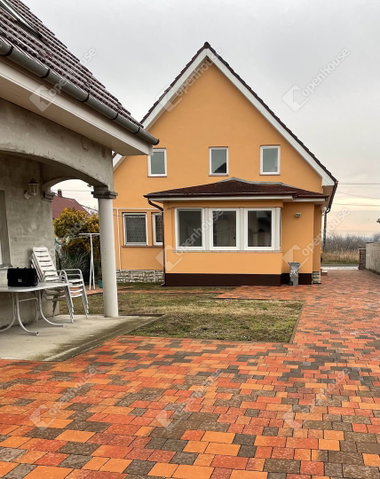 Eladó családi ház, Siófokon 120 M Ft, 6 szobás
