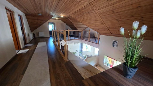 Eladó családi ház, Csempeszkopácson 134.9 M Ft, 8 szobás