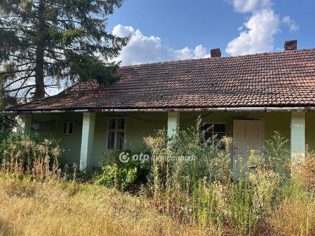 Eladó családi ház, Csökmőn 12 M Ft, 1 szobás