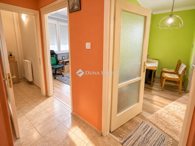 Eladó panellakás, Győrött, Lajta úton 42.4 M Ft, 2 szobás