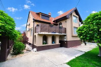 Eladó családi ház, Vecsésen 190 M Ft, 6 szobás