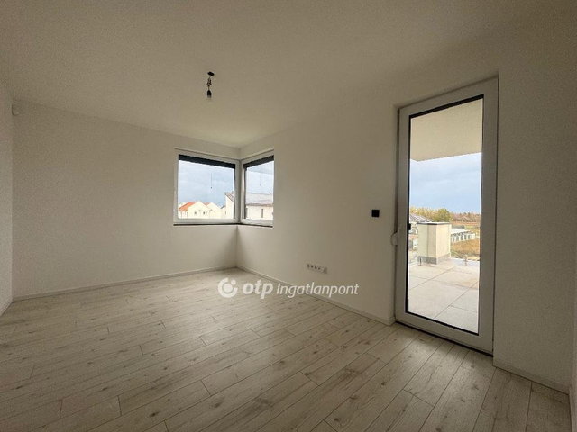 Eladó sorház, Velencén 205 M Ft, 5 szobás / költözzbe.hu