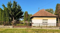 Eladó családi ház, Veszprémvarsányon 19.8 M Ft, 2 szobás
