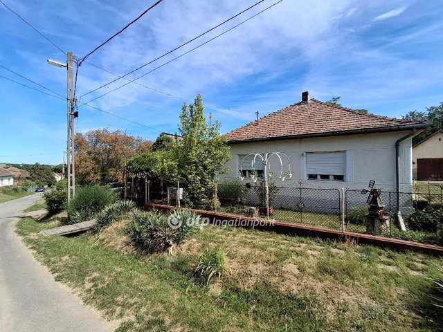Eladó családi ház, Nagylócon 17.5 M Ft, 4 szobás