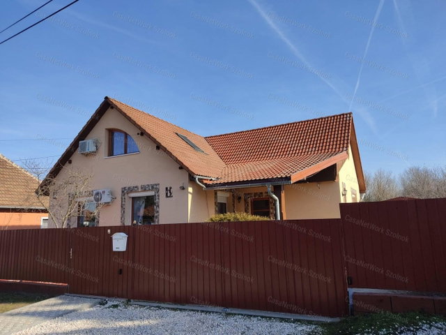 Eladó családi ház, Tápiószelén 99 M Ft, 3 szobás