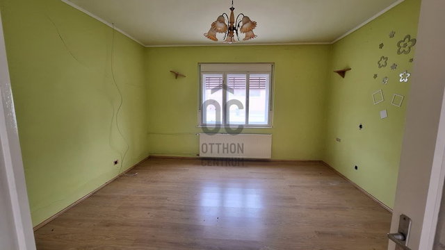 Eladó családi ház, Pakson 44.9 M Ft, 4 szobás