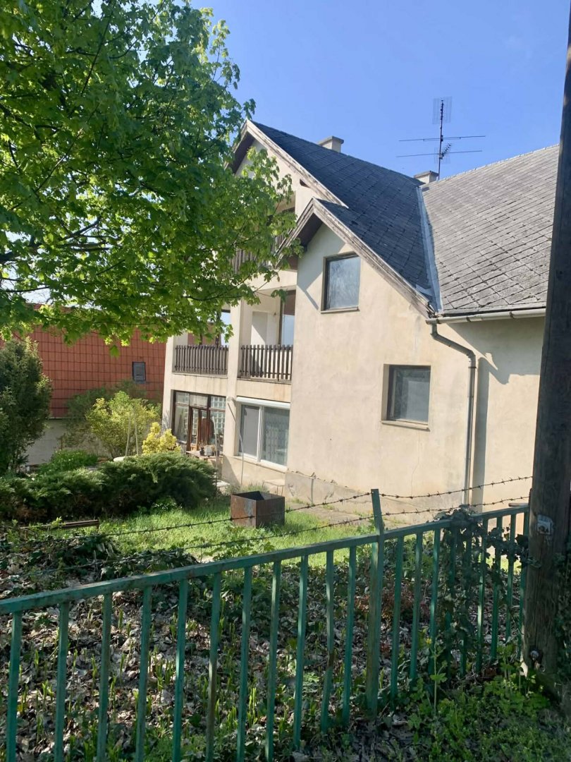 5 bed · 300m² · 134.900.000 ft