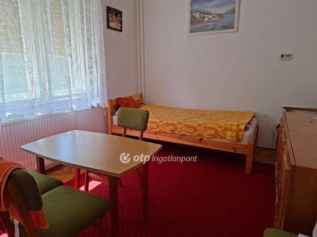 Eladó családi ház, Sándorfalván 65 M Ft, 4 szobás