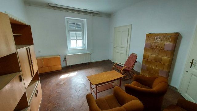 Eladó téglalakás, Dombóváron 21 M Ft, 2 szobás