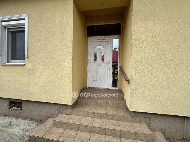 Eladó családi ház, Kálmánházán 39.9 M Ft, 3 szobás