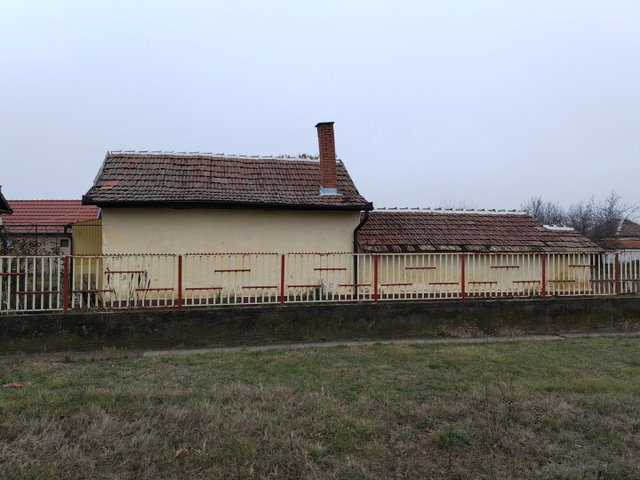 Eladó családi ház, Szászbereken 18 M Ft, 2 szobás