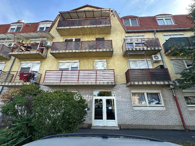 Eladó téglalakás, Nyíregyházán 27.99 M Ft, 1+1 szobás