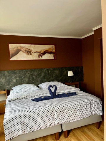 Eladó ipari ingatlan, Mocsán 420 M Ft, 24 szobás
