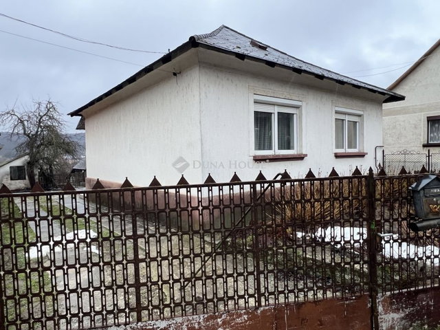 Eladó családi ház, Bakonycsernyén 48 M Ft, 3 szobás